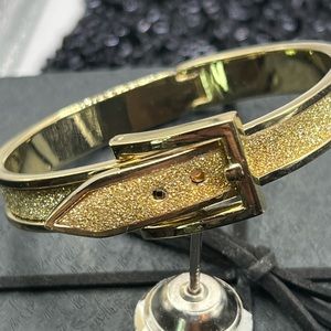 Belt Buckle Bangle Bracelet 🌿